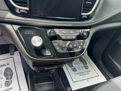 2026 Chrysler Pacifica PACIFICA SELECT AWD