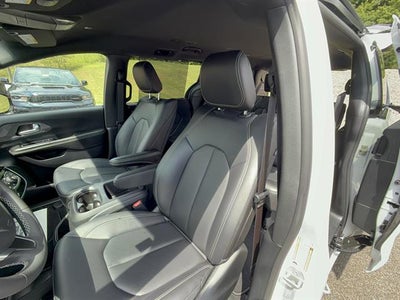 2026 Chrysler Pacifica PACIFICA SELECT AWD