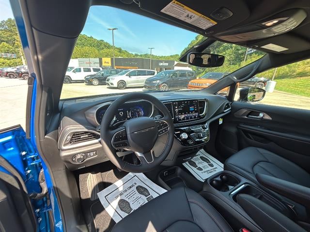 2027 Chrysler Pacifica PACIFICA SELECT AWD