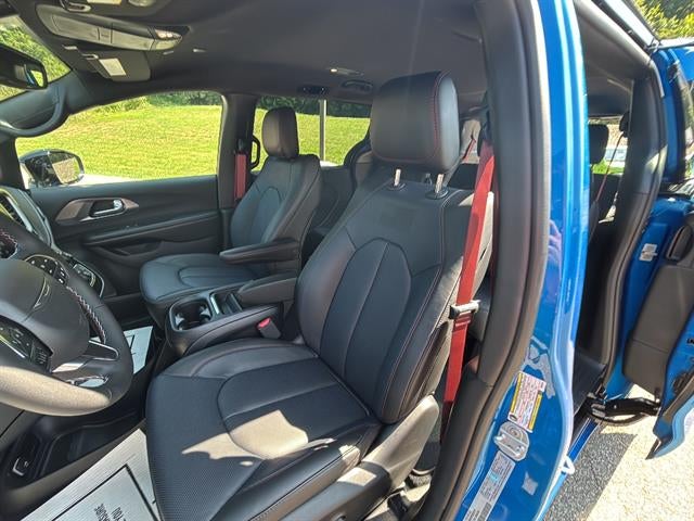 2027 Chrysler Pacifica PACIFICA SELECT AWD