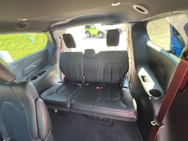 2027 Chrysler Pacifica PACIFICA SELECT AWD