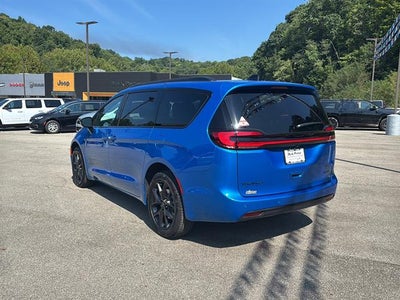 2027 Chrysler Pacifica PACIFICA SELECT AWD