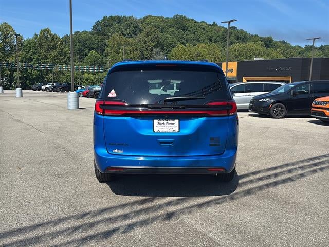 2027 Chrysler Pacifica PACIFICA SELECT AWD