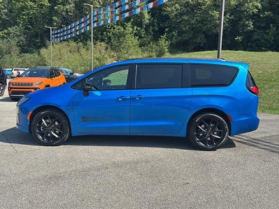 2027 Chrysler Pacifica PACIFICA SELECT AWD