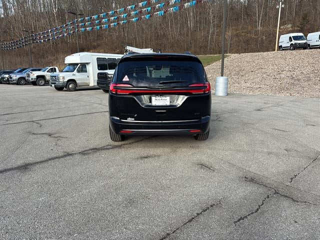 2026 Chrysler Pacifica PACIFICA SELECT AWD