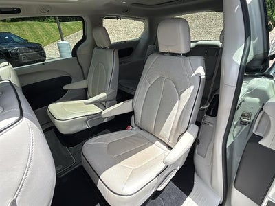2021 Chrysler Pacifica Limited AWD